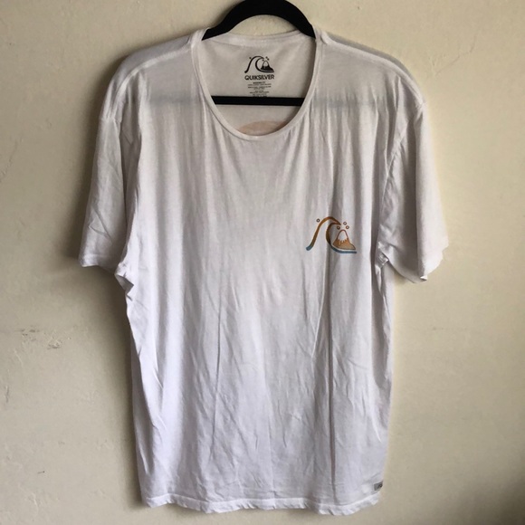 Men’s white Quicksilver tee. - Picture 1 of 3